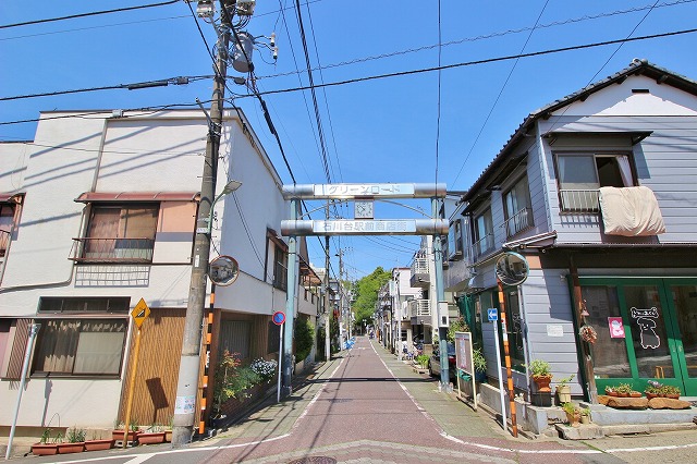 石川台駅前商店街