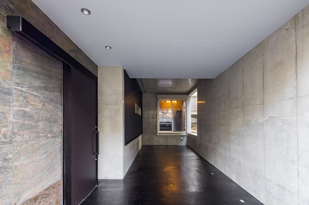 achievements_report_no16_garage2